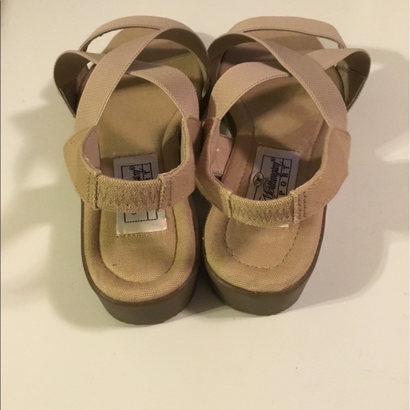 Brand New Worthington Sport Tan Sandals Size 9.5M - Picture 3 of 6
